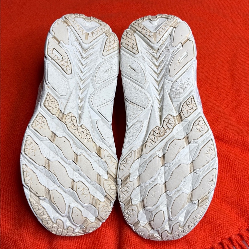 Hoka Clifton 8 running shoes/sneakers. White and cream, size 7.5 - Picture 8 of 8
